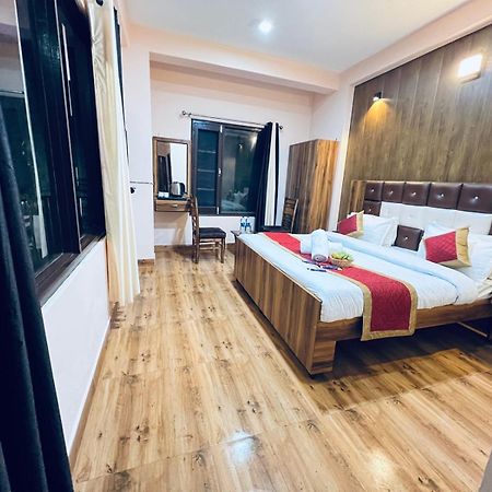 Hotel The Canadian With Jungle View, Near Dalhousie Bus Stand Banikhet Exterior foto